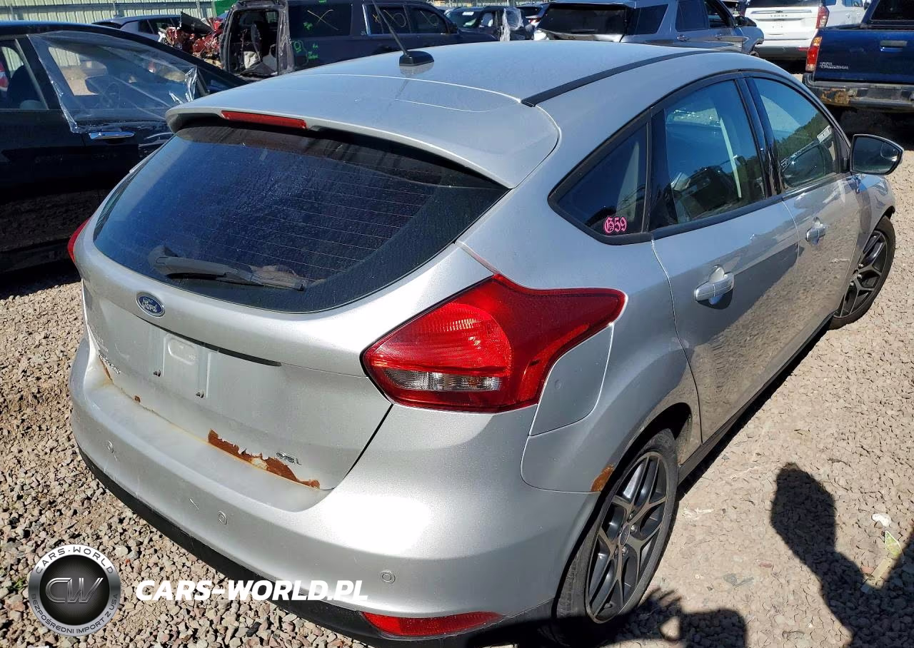 2018 Ford Focus Sel VIN:1FADP3M26JL317135 - 3