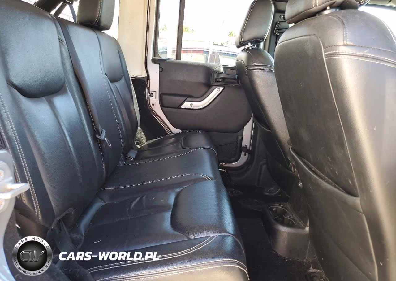 2017 Jeep Wrangler Unlimited Sahara VIN:1C4BJWEGXHL590166 - 11