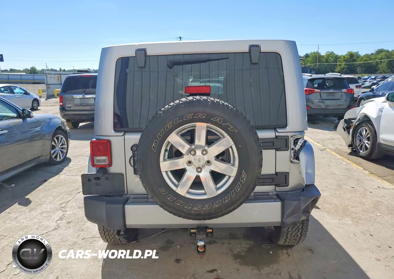 2017 Jeep Wrangler Unlimited Sahara VIN:1C4BJWEGXHL590166 - 6