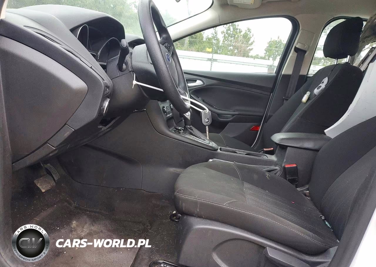 2017 Ford Focus Se VIN:1FADP3F23HL327595 - 7