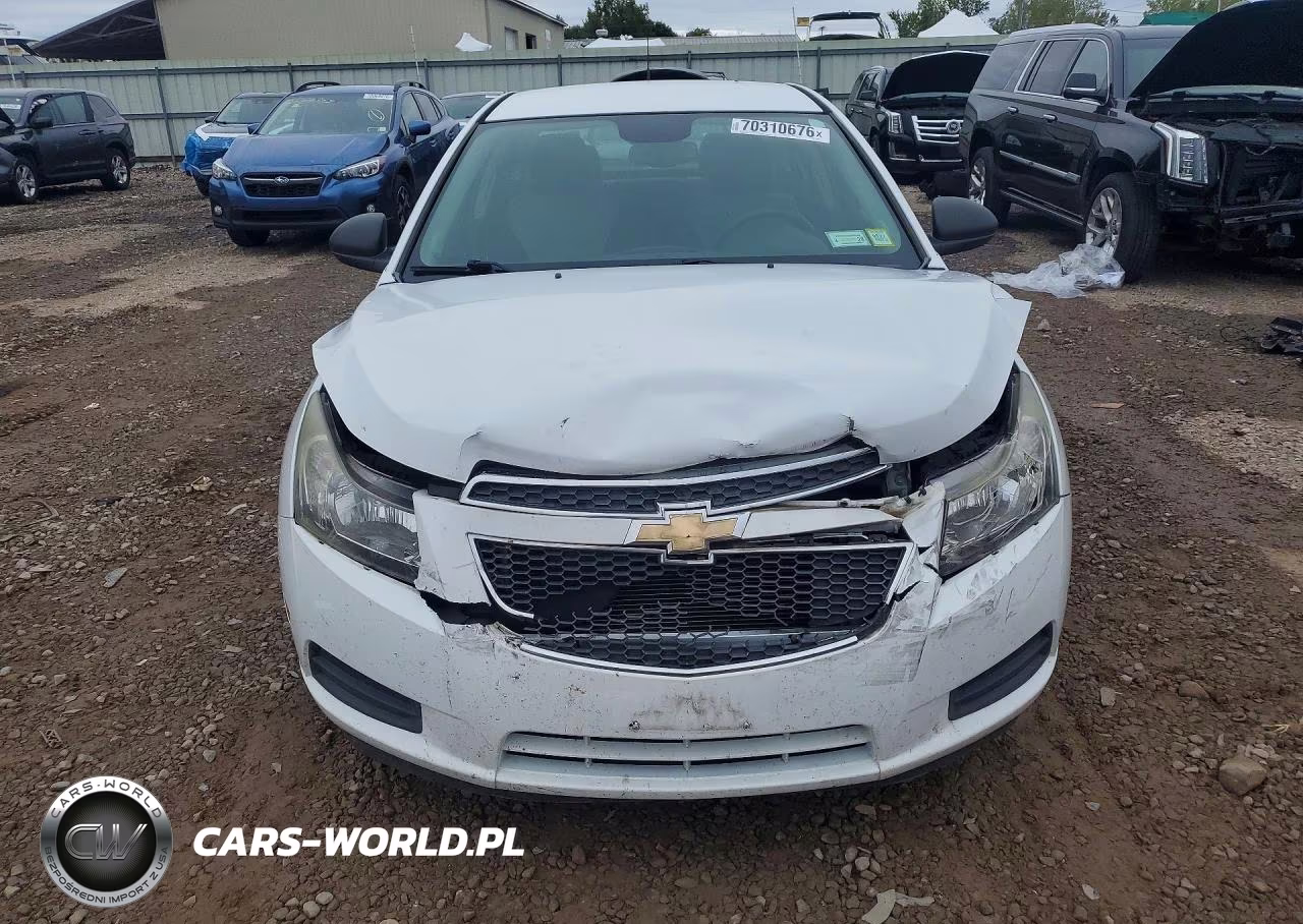2013 Chevrolet Cruze Ls VIN:1G1PA5SG3D7109593 - 5