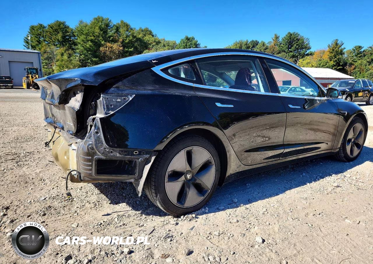 2018 Tesla Model 3 VIN:5YJ3E1EB7JF144467 - 3