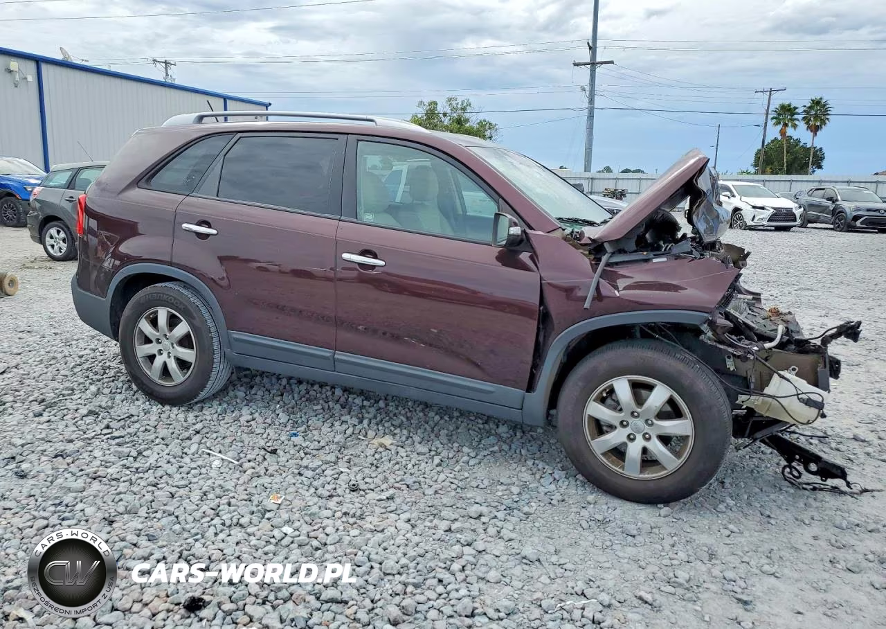 2013 Kia Sorento Lx VIN:5XYKT3A6XDG366262 - 4
