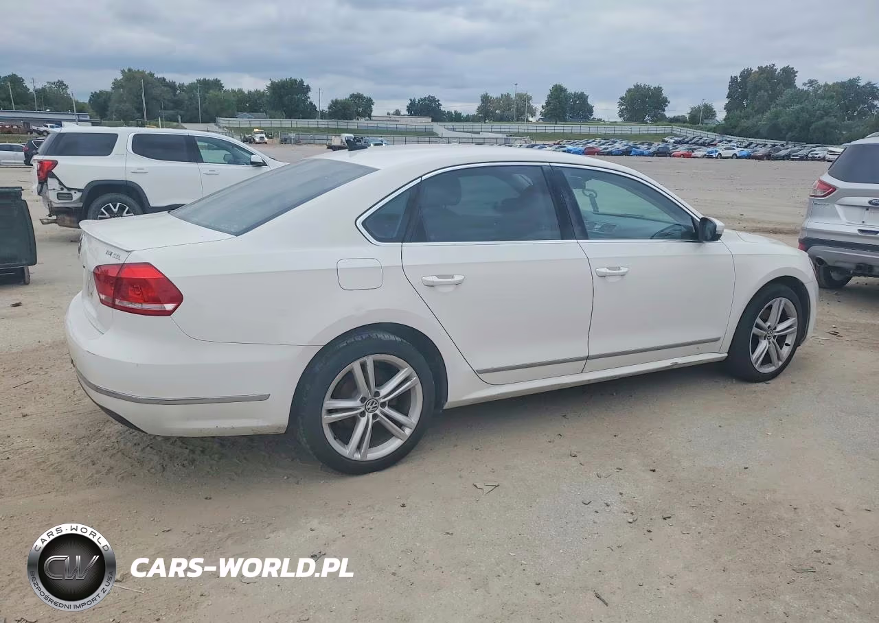 2013 Volkswagen Passat Sel VIN:1VWCN7A30DC128109 - 3