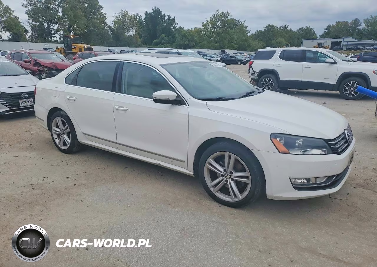 2013 Volkswagen Passat Sel VIN:1VWCN7A30DC128109 - 4