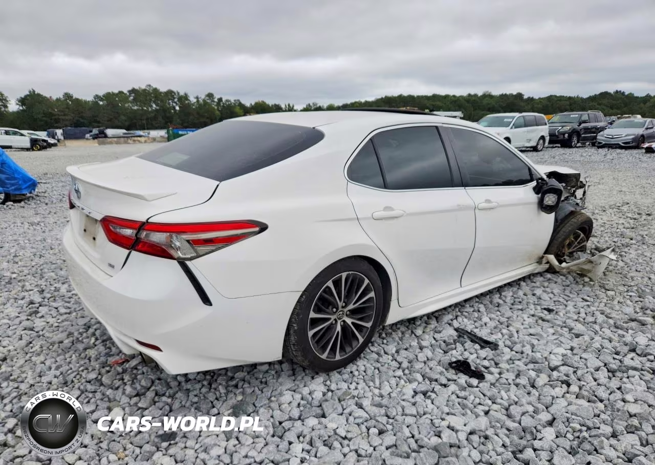 2018 Toyota Camry Se VIN:JTNB11HK9J3021474 - 3