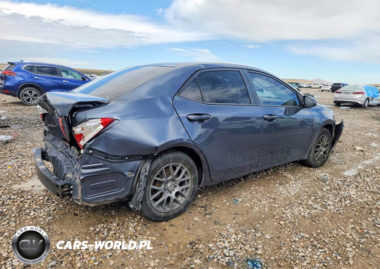 2017 Toyota Corolla Le VIN:5YFBURHE2HP643257 - 3