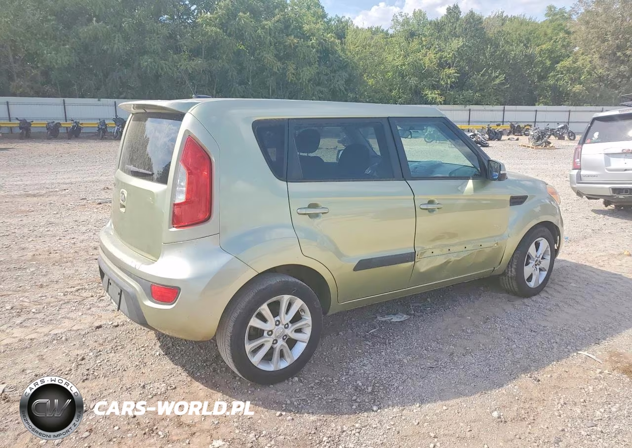 2013 Kia Soul + VIN:KNDJT2A6XD7591638 - 3