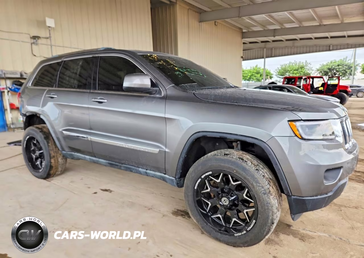 2012 Jeep Grand Cherokee Laredo VIN:1C4RJFATXCC112047 - 4