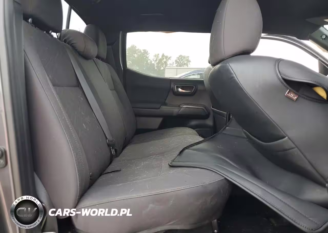 2018 Toyota Tacoma Double Cab VIN:5TFCZ5AN9JX134878 - 10