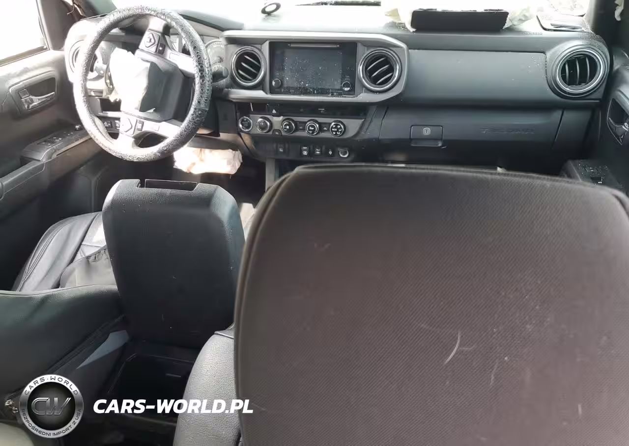 2018 Toyota Tacoma Double Cab VIN:5TFCZ5AN9JX134878 - 8