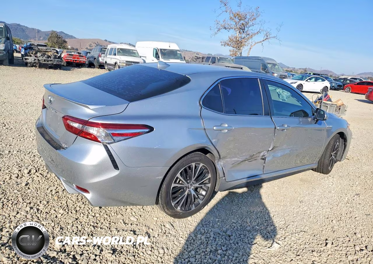 2020 Toyota Camry Se VIN:4T1G31AKXLU011981 - 3