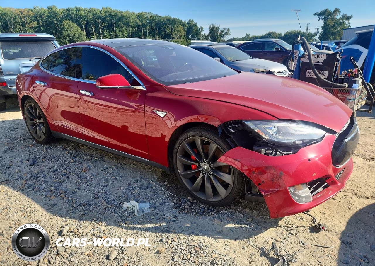 2015 Tesla Model S VIN:5YJSA1E4XFF113987 - 4