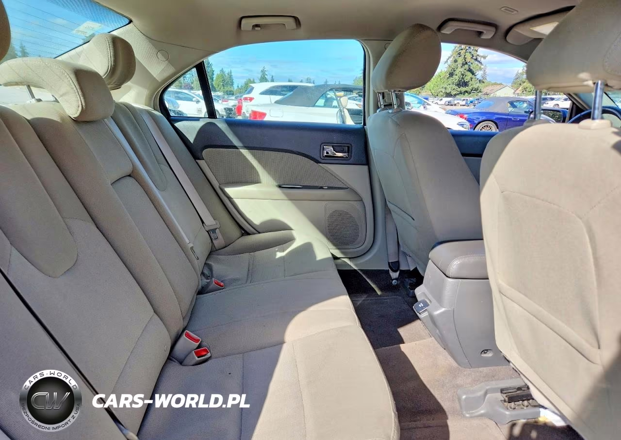 2011 Ford Fusion S Fwd VIN:3FADP0L35BR335640 - 10