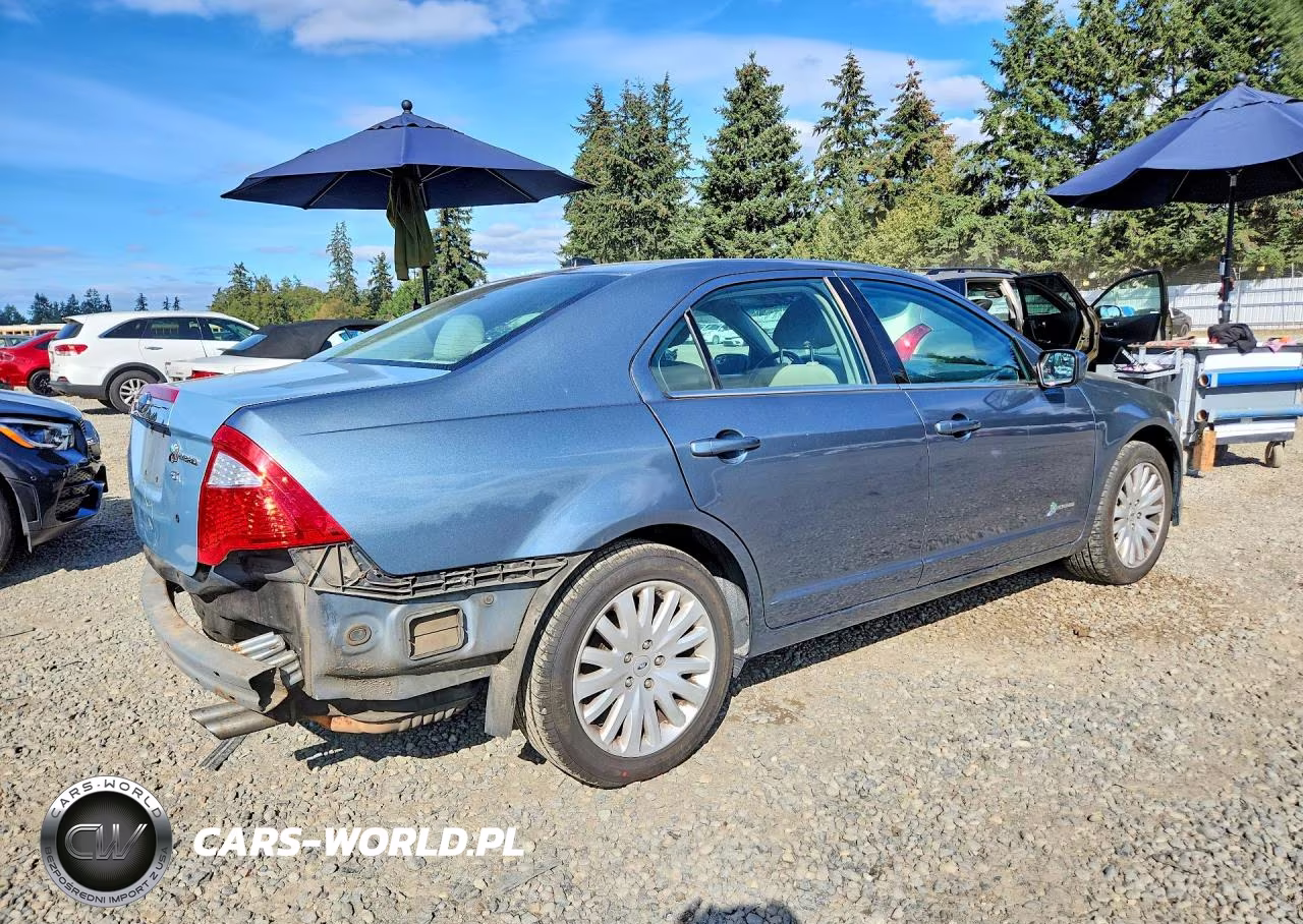 2011 Ford Fusion S Fwd VIN:3FADP0L35BR335640 - 3