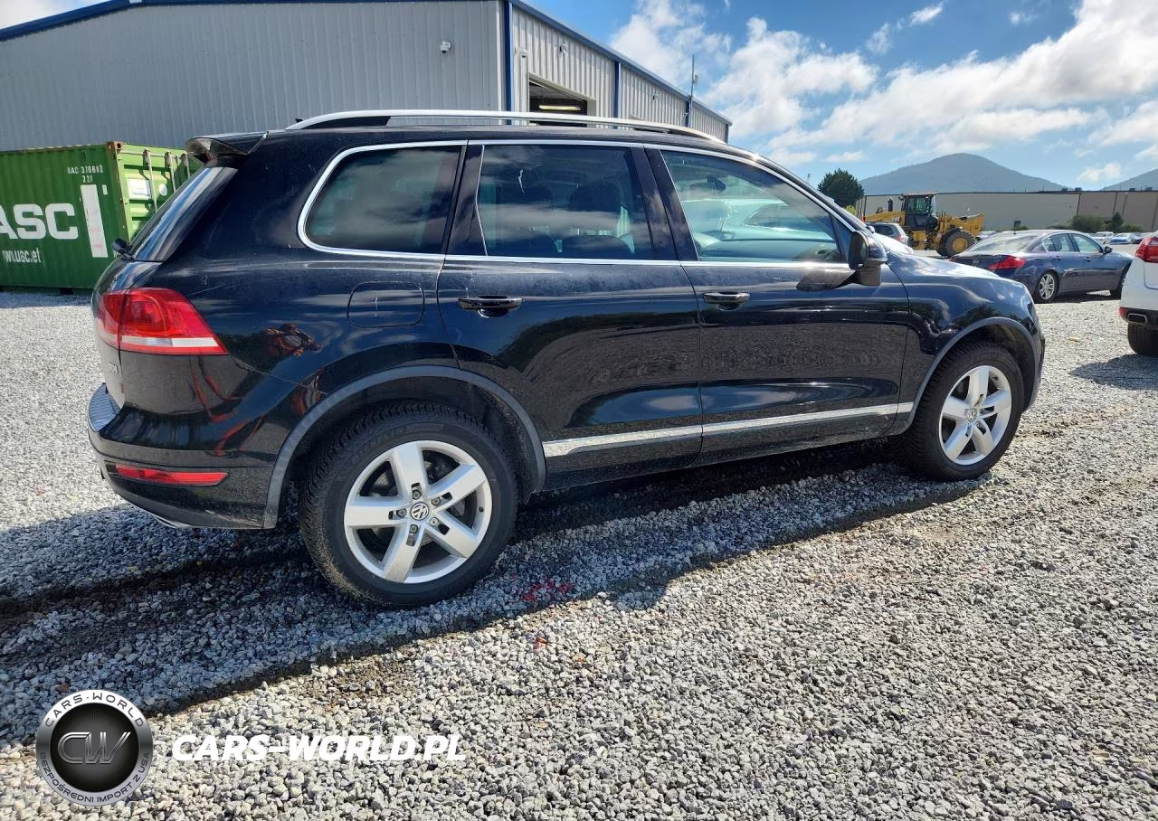 2014 Volkswagen Touareg V6 Tdi VIN:WVGEP9BP4ED014589 - 3