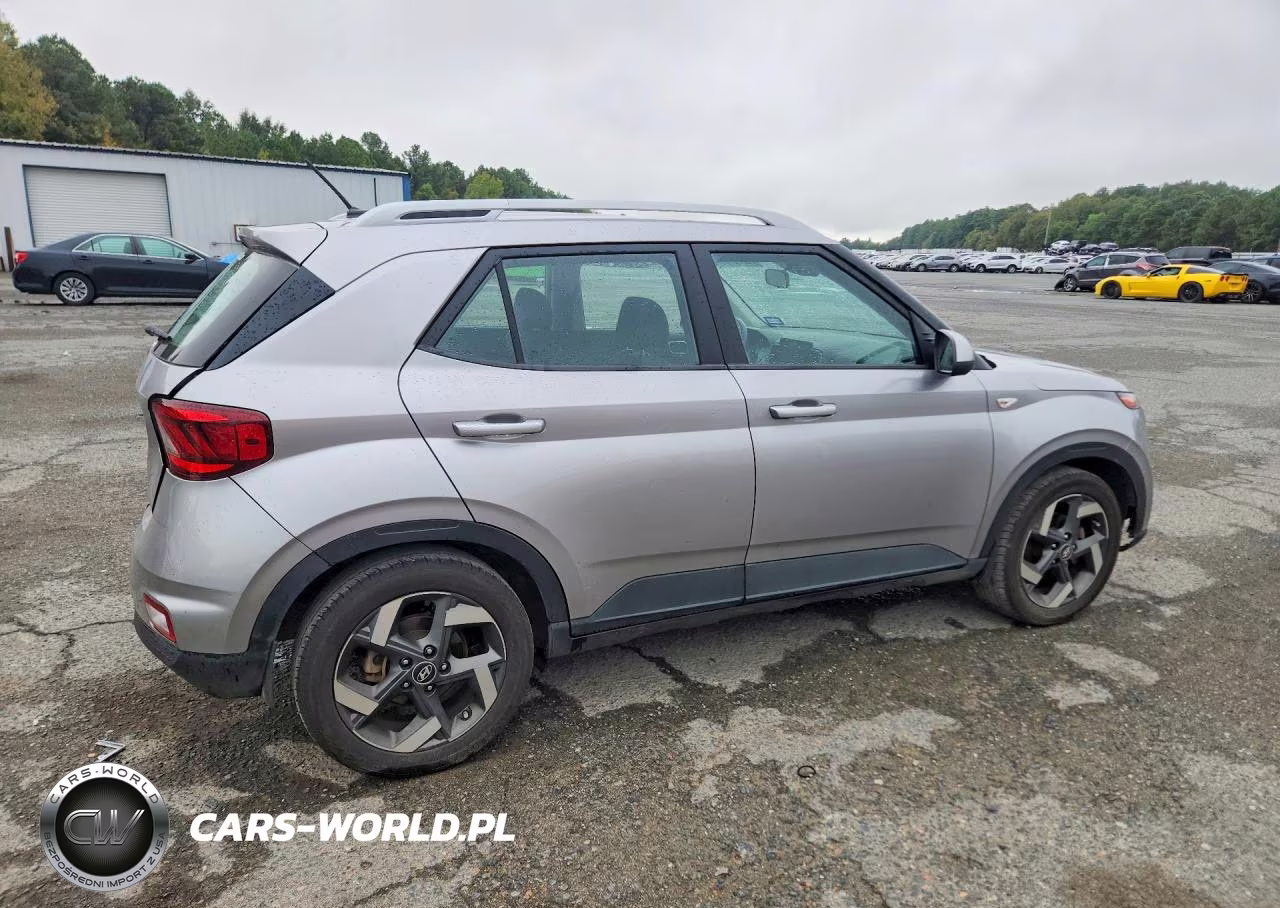 2023 Hyundai Venue Sel VIN:KMHRC8A35PU269146 - 3