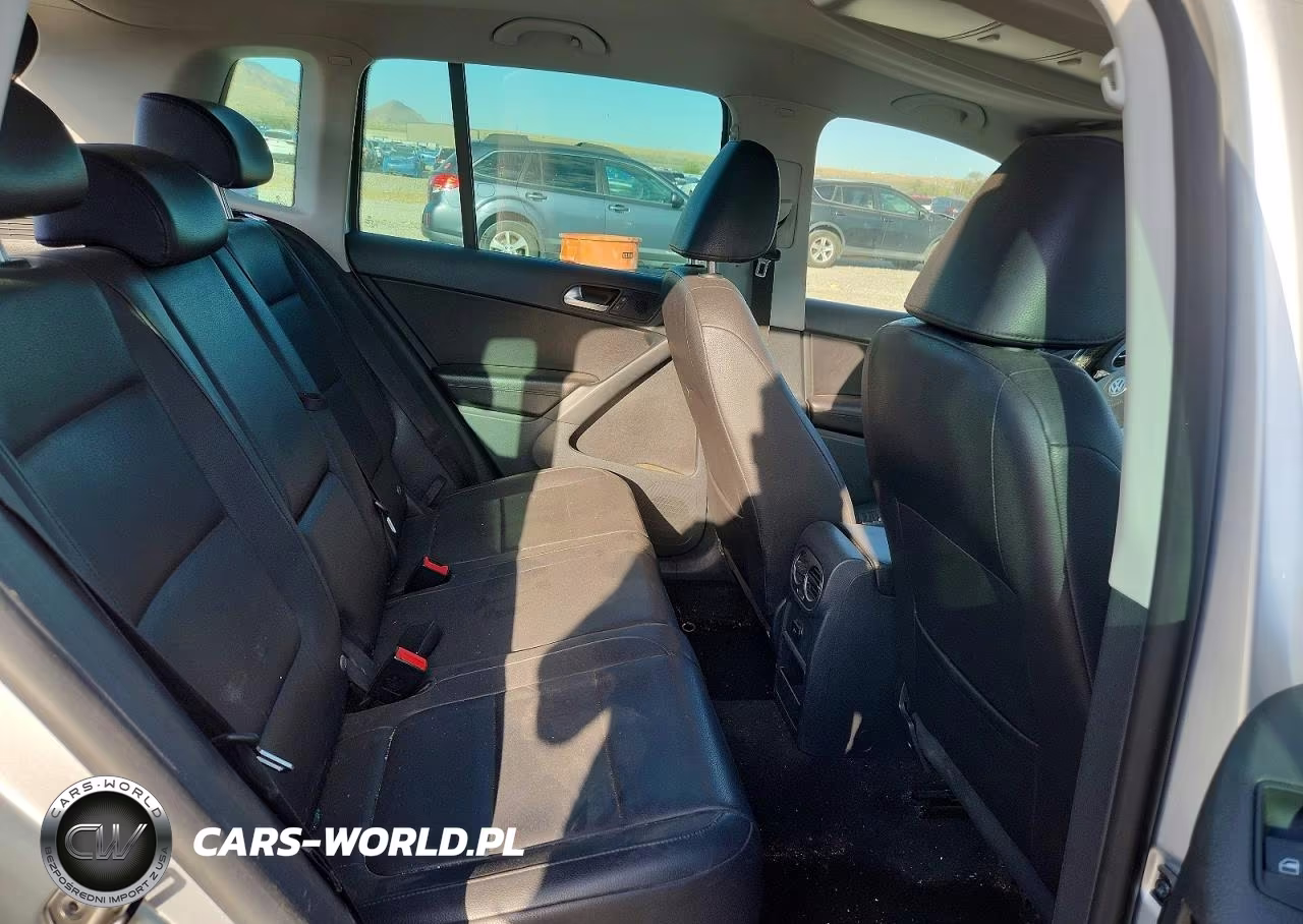 2010 Volkswagen Tiguan Se VIN:WVGBV7AX1AW516053 - 10