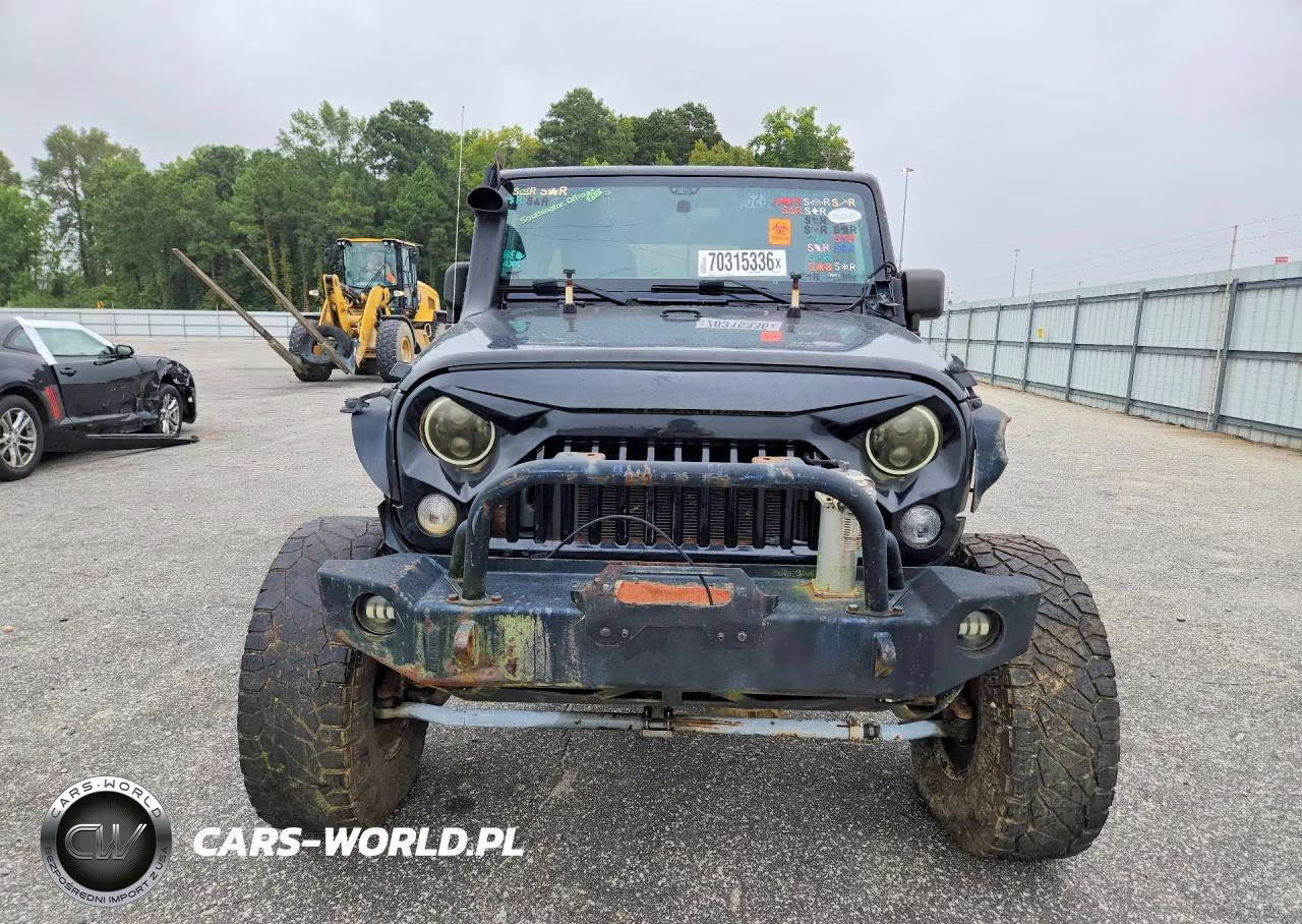 2017 Jeep Wrangler Unlimited Sport VIN:1C4BJWDG7HL667173 - 5