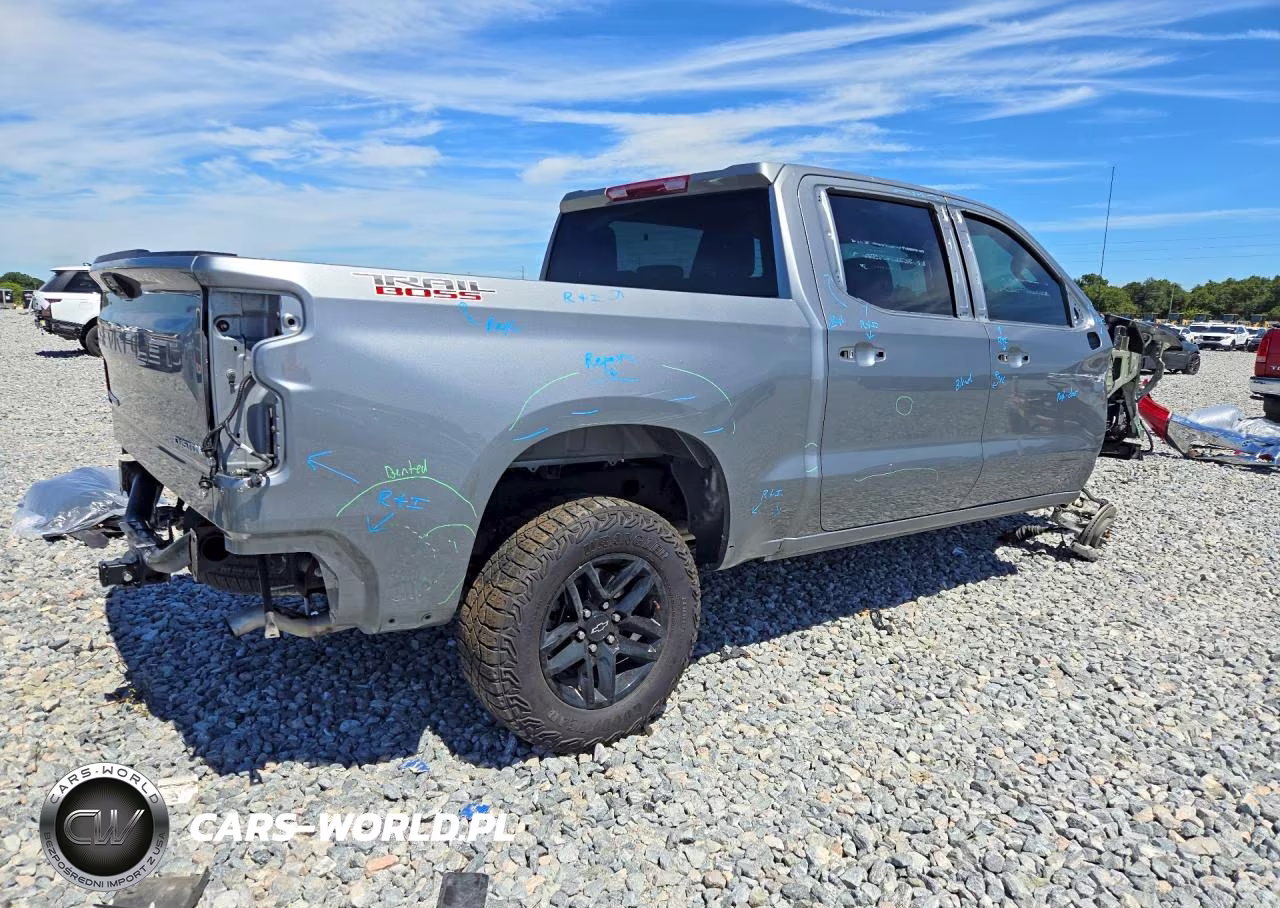2025 Chevrolet Silverado K1500 Trail Boss Custom VIN:3GCUKCED7SG279227 - 3
