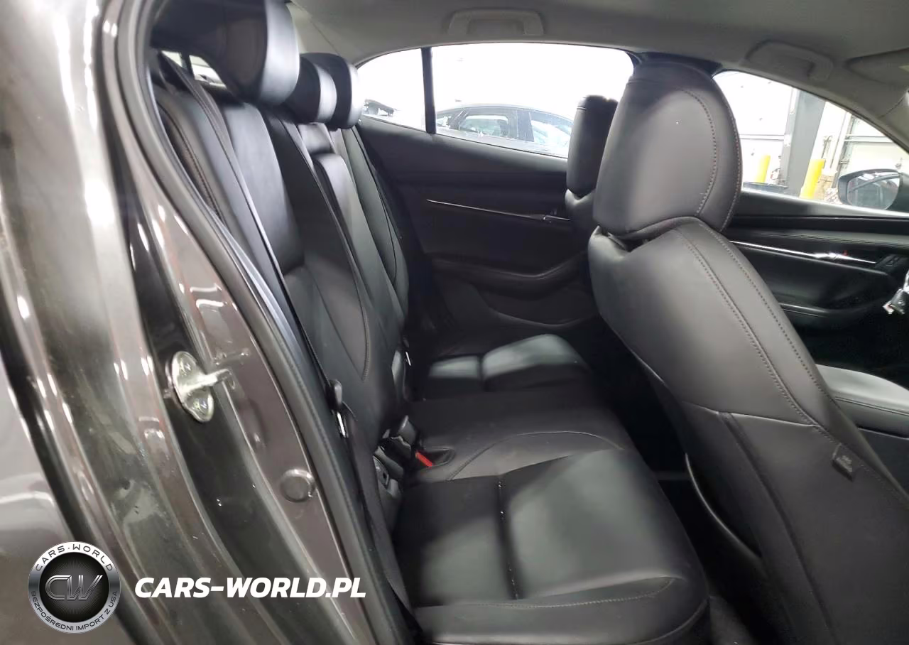 2019 Mazda 3 Preferred Plus VIN:JM1BPACL7K1111027 - 10