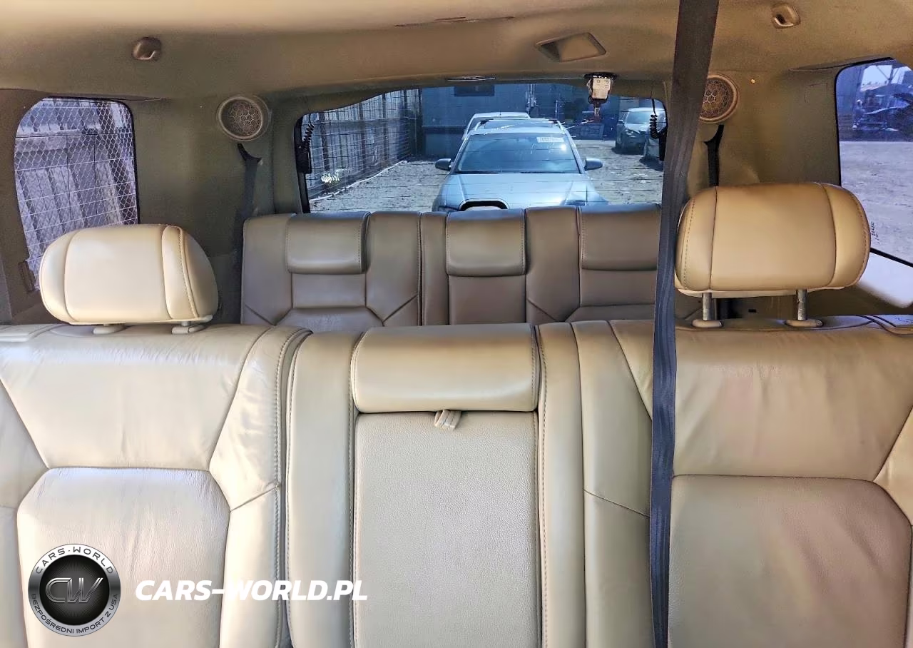 2010 Honda Pilot Touring VIN:5FNYF3H98AB017976 - 10