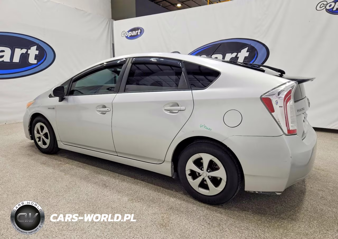 2015 Toyota Prius Two VIN:JTDKN3DU1F0427477 - 2