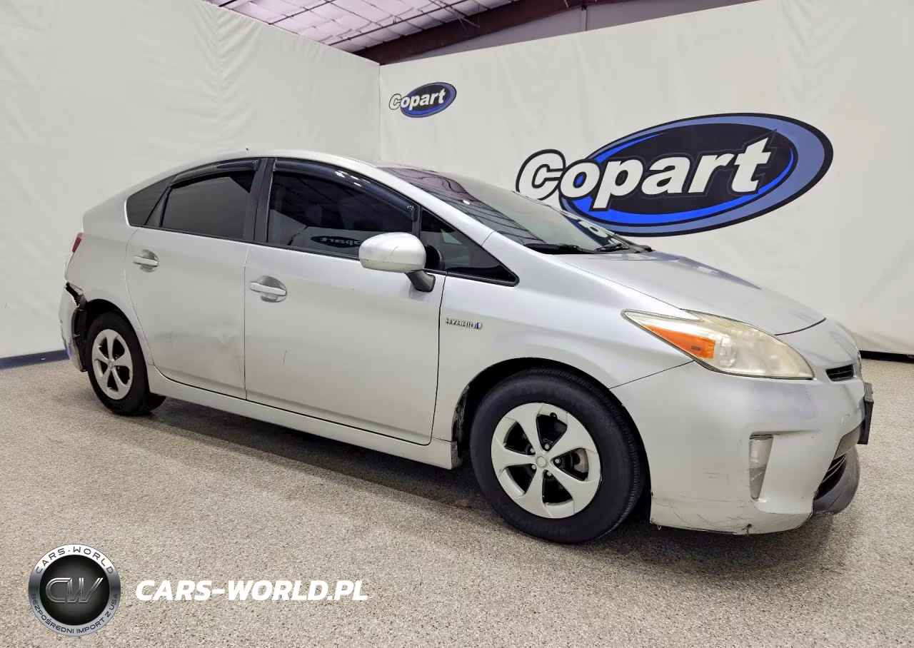 2015 Toyota Prius Two VIN:JTDKN3DU1F0427477 - 4