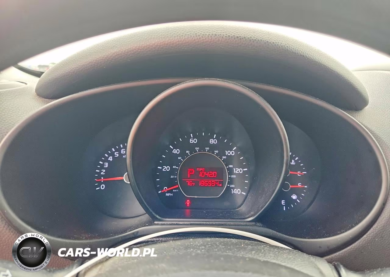 2016 Kia Soul + VIN:KNDJP3A52G7281165 - 9