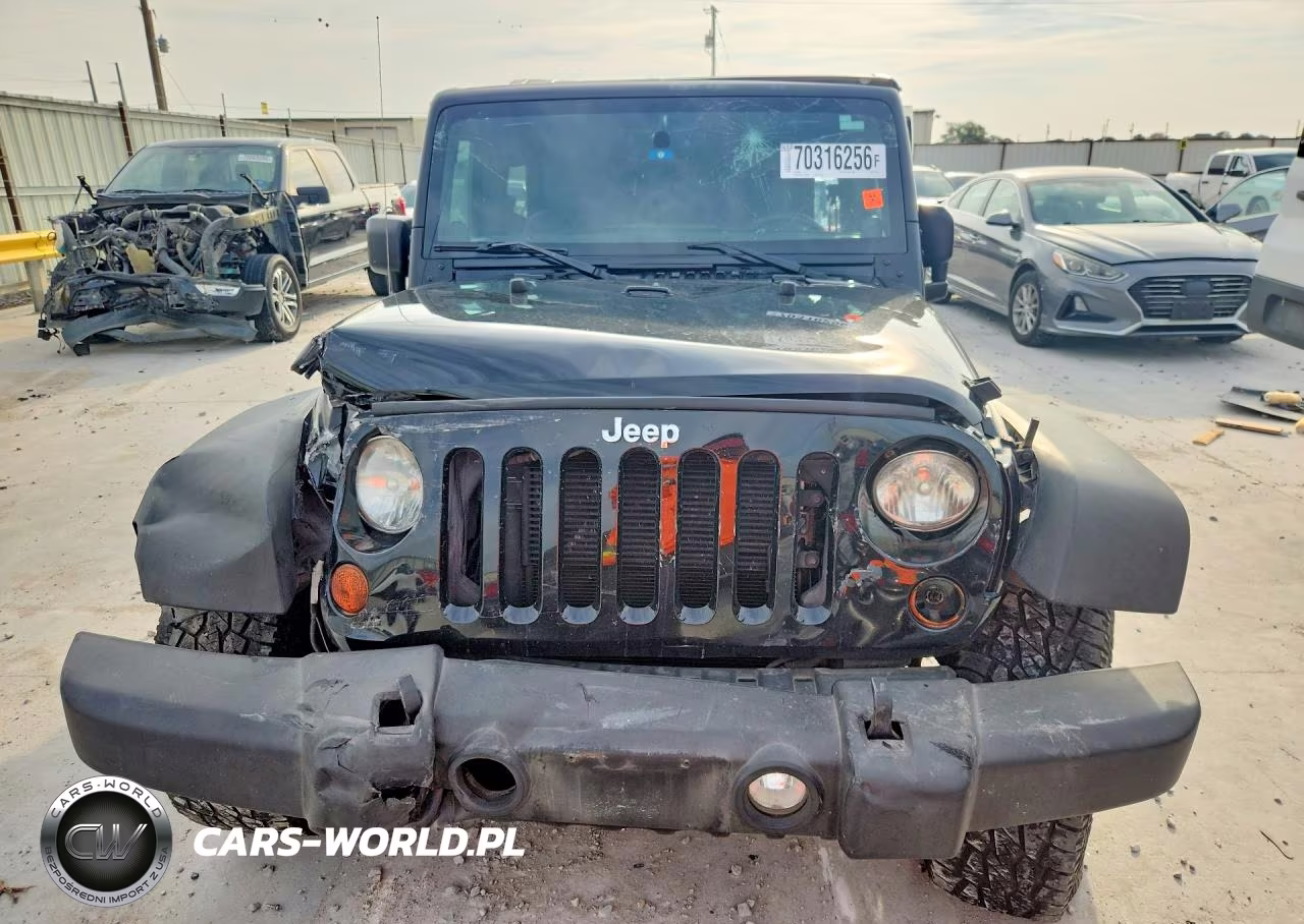 2013 Jeep Wrangler Unlimited Sport VIN:1C4BJWDG5DL621531 - 5