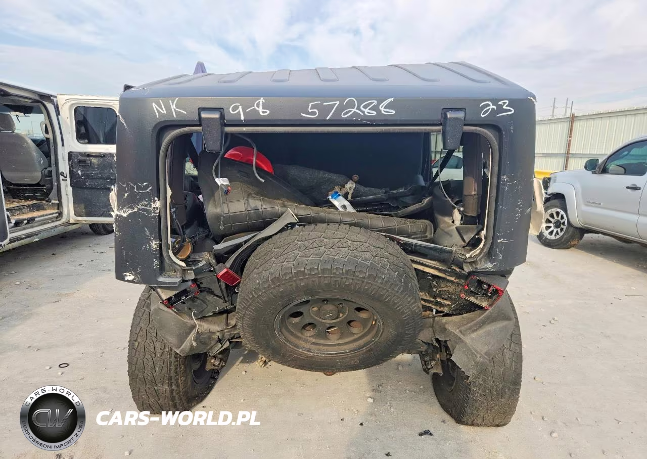 2013 Jeep Wrangler Unlimited Sport VIN:1C4BJWDG5DL621531 - 6