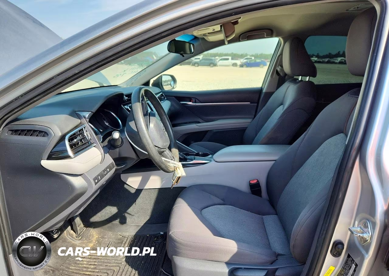 2018 Toyota Camry L VIN:4T1B11HK7JU650404 - 7