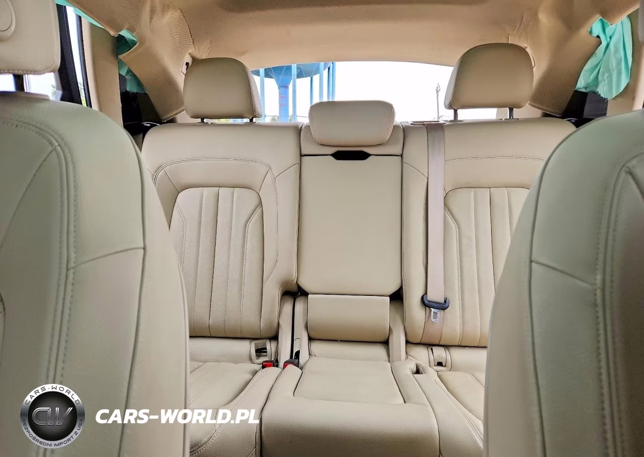 2019 Audi Q5 Premium Plus VIN:WA1BNAFY4K2081681 - 10