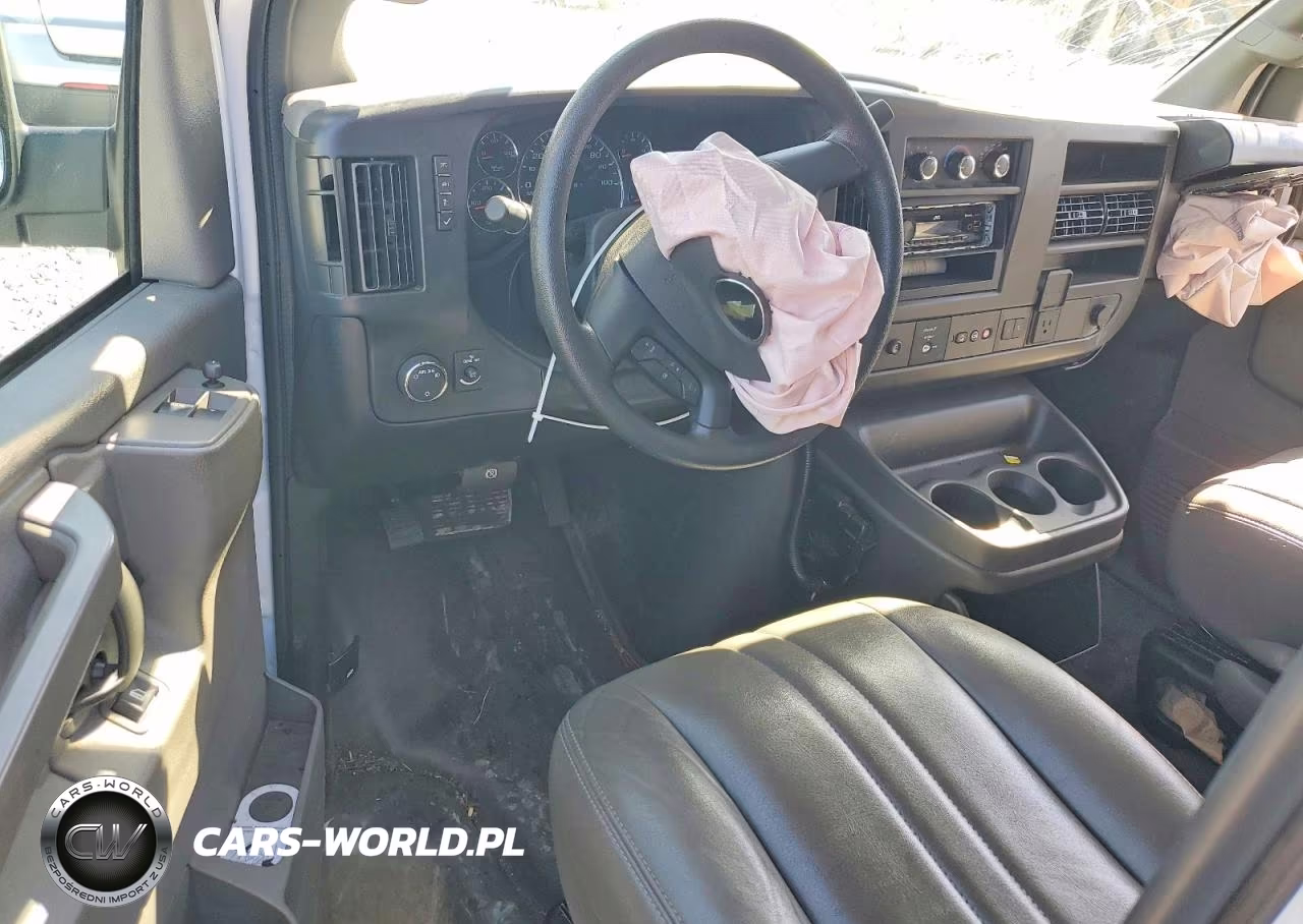 2025 Chevrolet Express G2500 VIN:1GCWGBF77S1255585 - 8