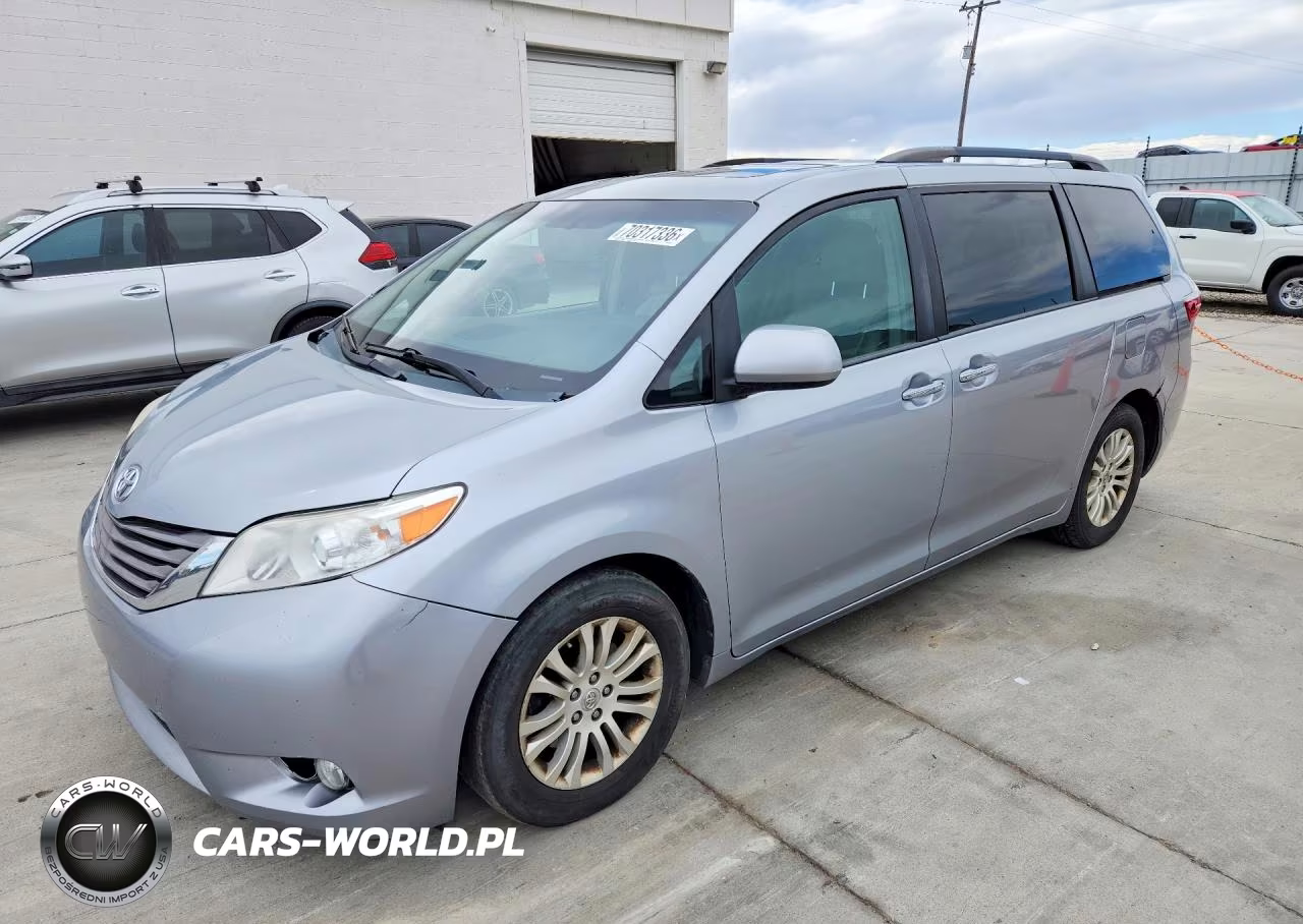 2016 Toyota Sienna Xle 8-Passenger