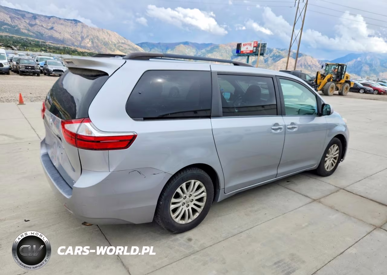 2016 Toyota Sienna Xle 8-Passenger VIN:5TDYK3DC2GS692742 - 3