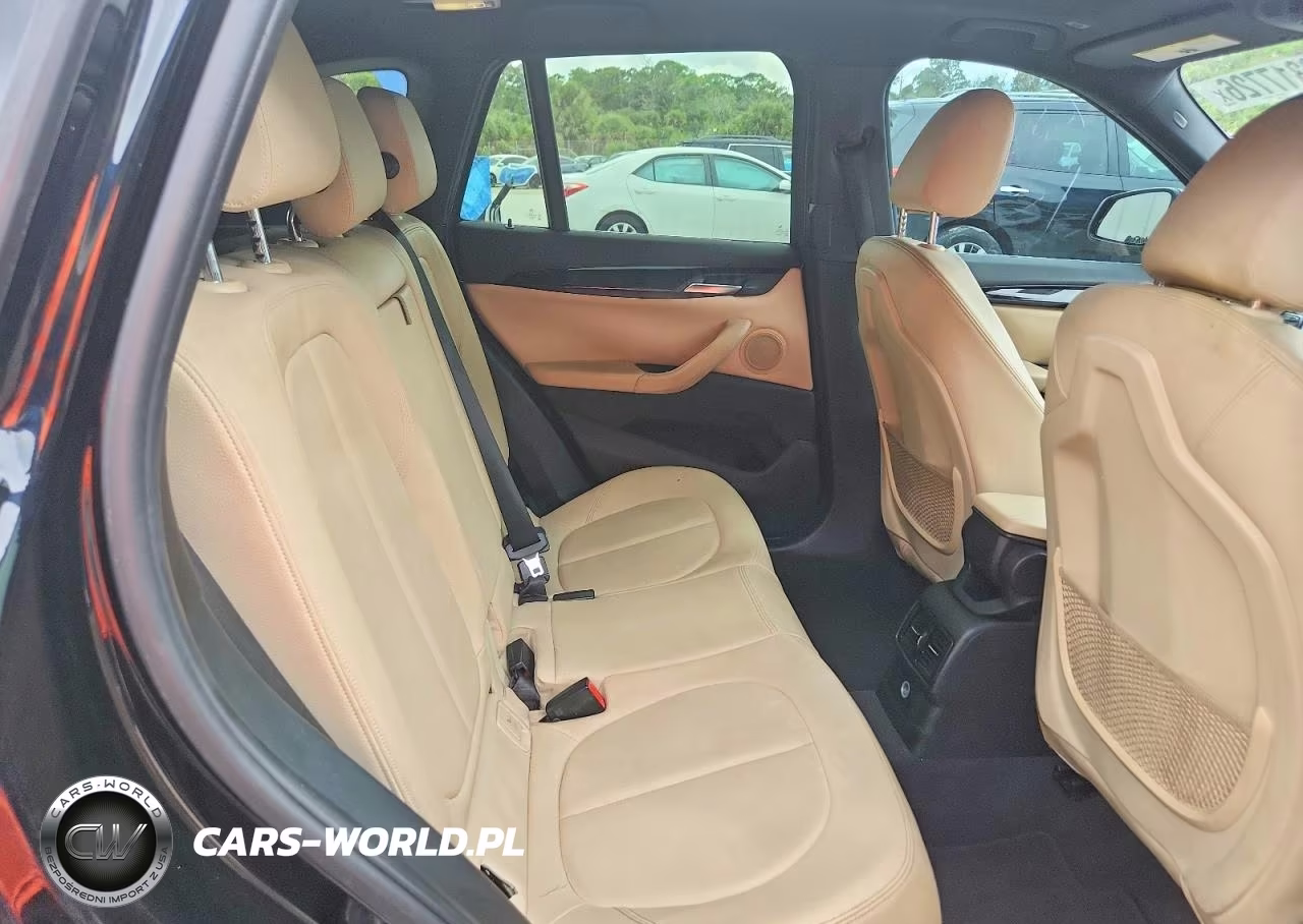 2018 BMW X1 xDrive28I VIN:WBXHT3Z36J4A66609 - 11