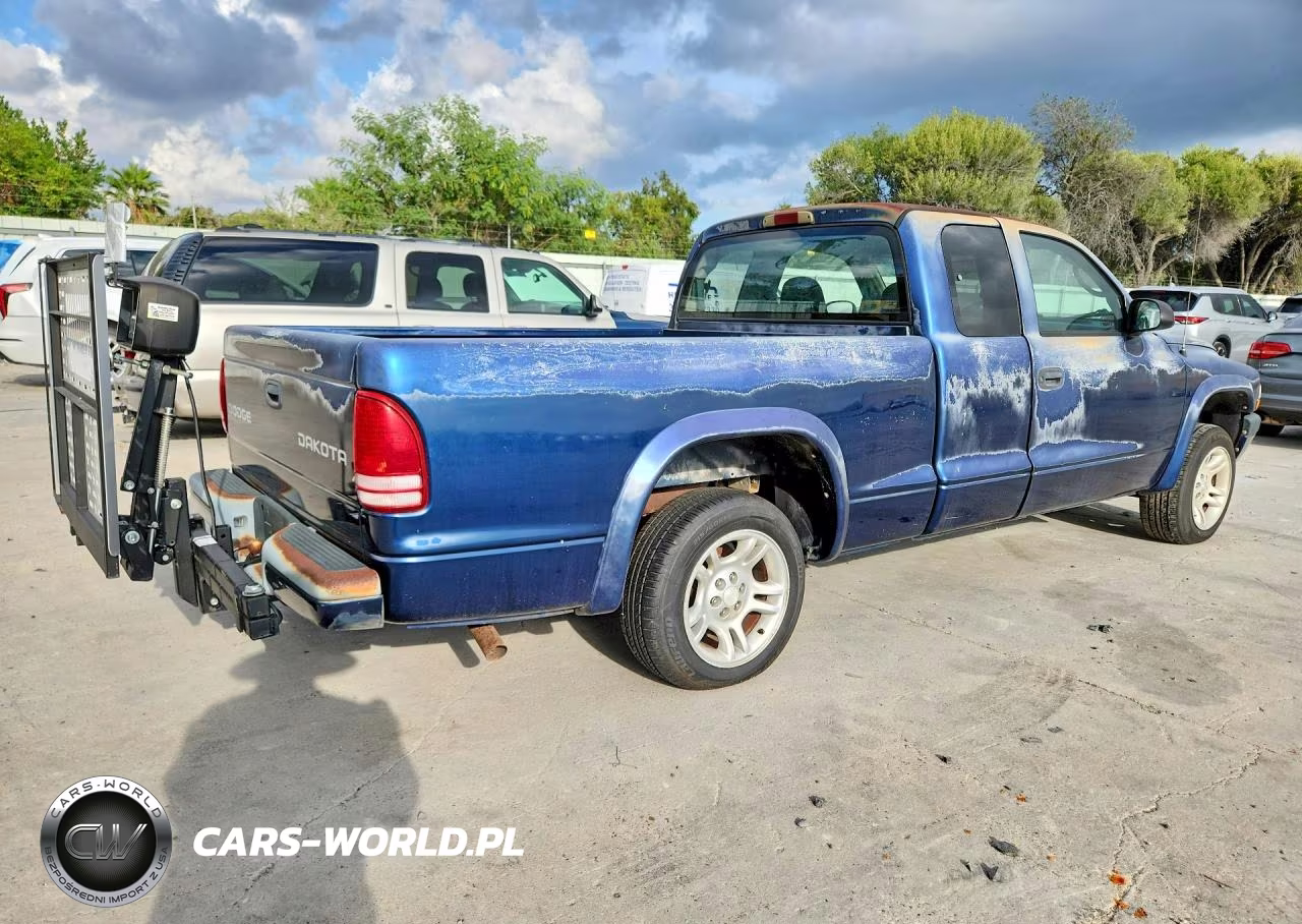 2003 Dodge Dakota Sport VIN:1D7HL32XX3S110087 - 3