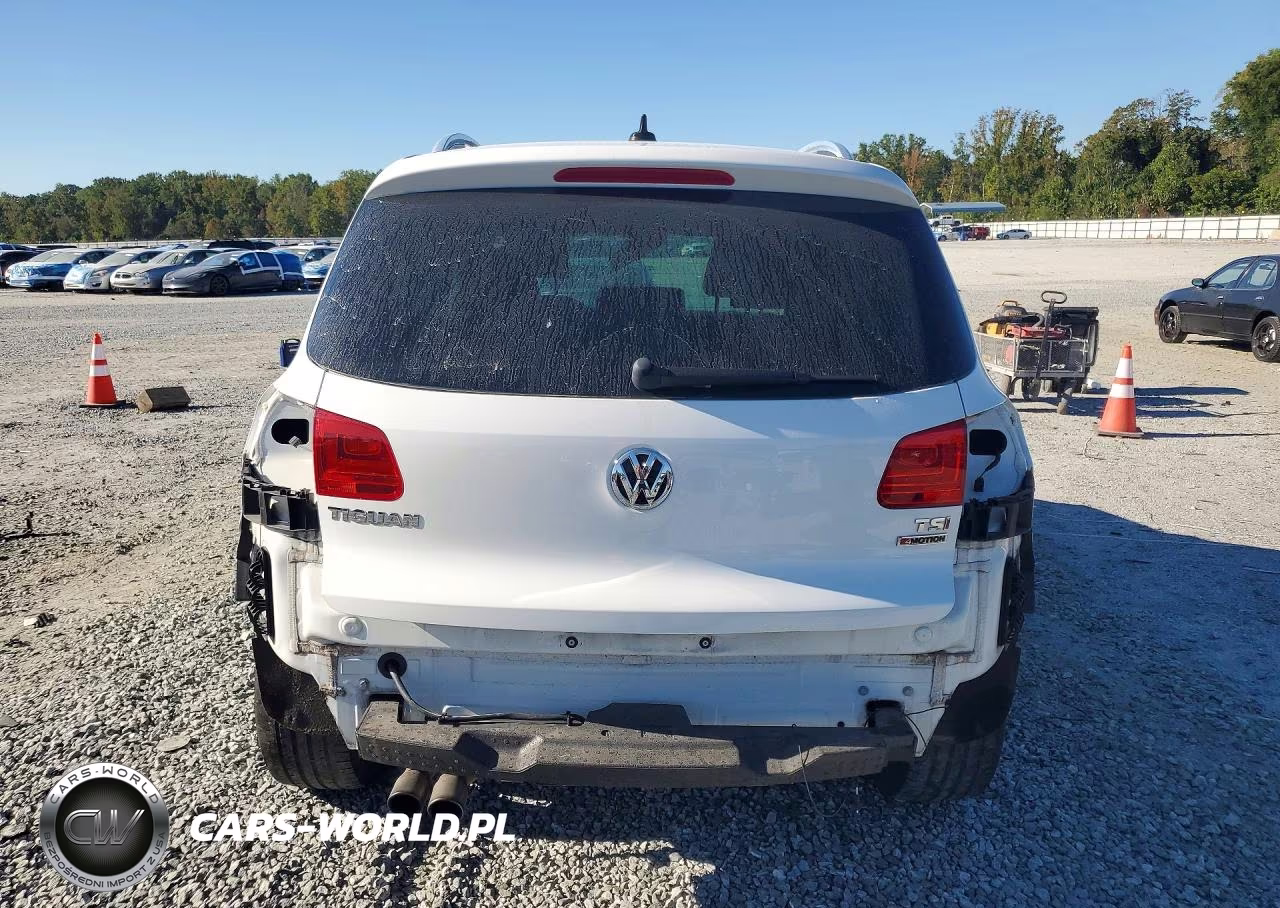 2017 Volkswagen Tiguan Wolfsburg VIN:WVGSV7AX0HK011882 - 6