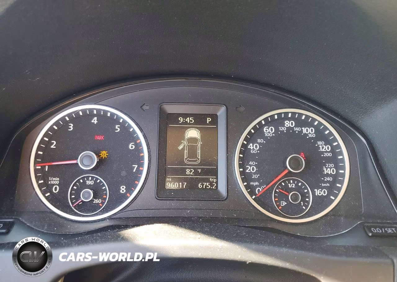 2017 Volkswagen Tiguan Wolfsburg VIN:WVGSV7AX0HK011882 - 9