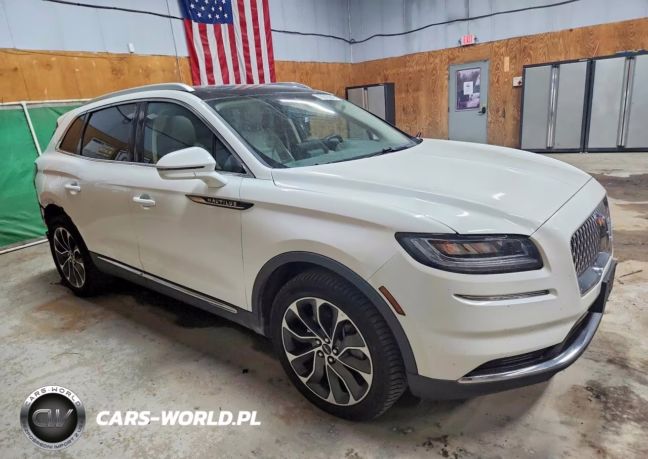 2021 Lincoln Nautilus Reserve VIN:2LMPJ8KP2MBL10837 - 4