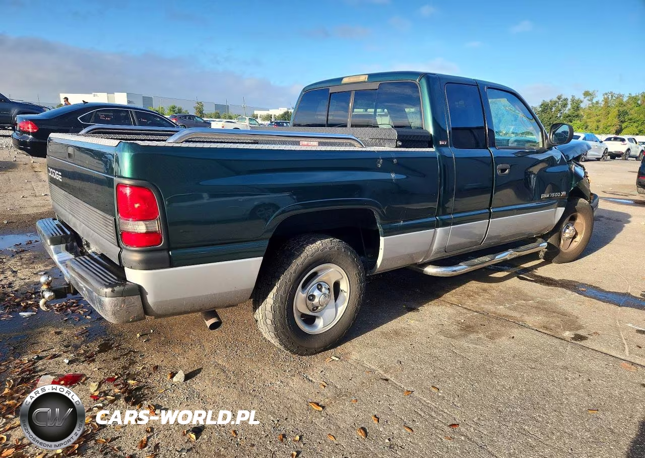 1999 Dodge Ram 1500 VIN:1B7HC13Y2XJ608429 - 3