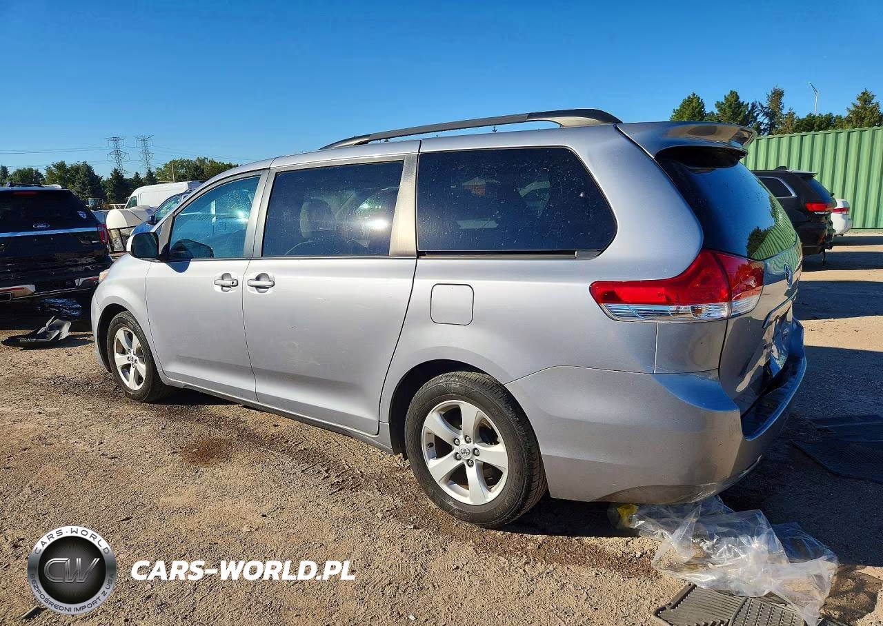2013 Toyota Sienna Le VIN:5TDKK3DC8DS291889 - 2