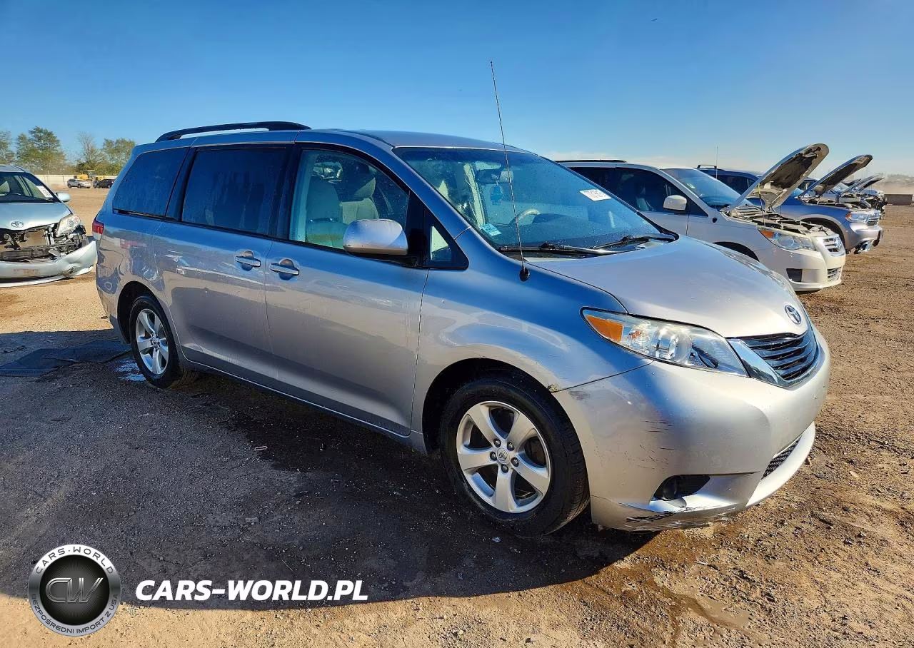 2013 Toyota Sienna Le VIN:5TDKK3DC8DS291889 - 4