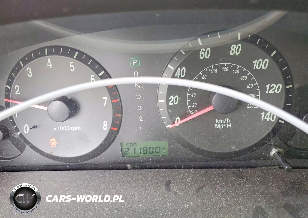 2004 Hyundai Elantra Gls VIN:KMHDN46DX4U710795 - 9