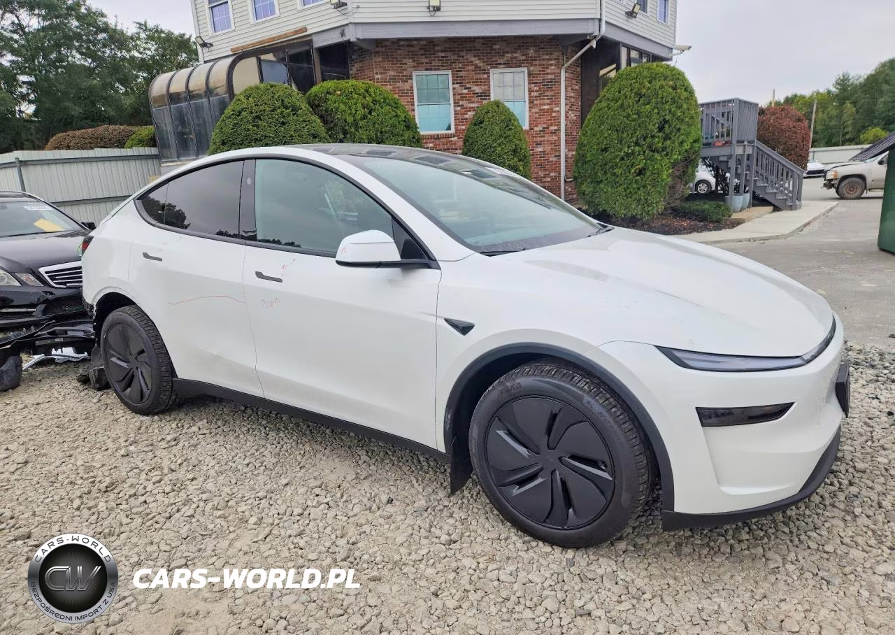 2026 Tesla Model Y VIN:7SAYGAEE8TF678304 - 4