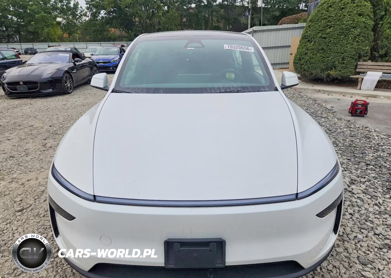 2026 Tesla Model Y VIN:7SAYGAEE8TF678304 - 5
