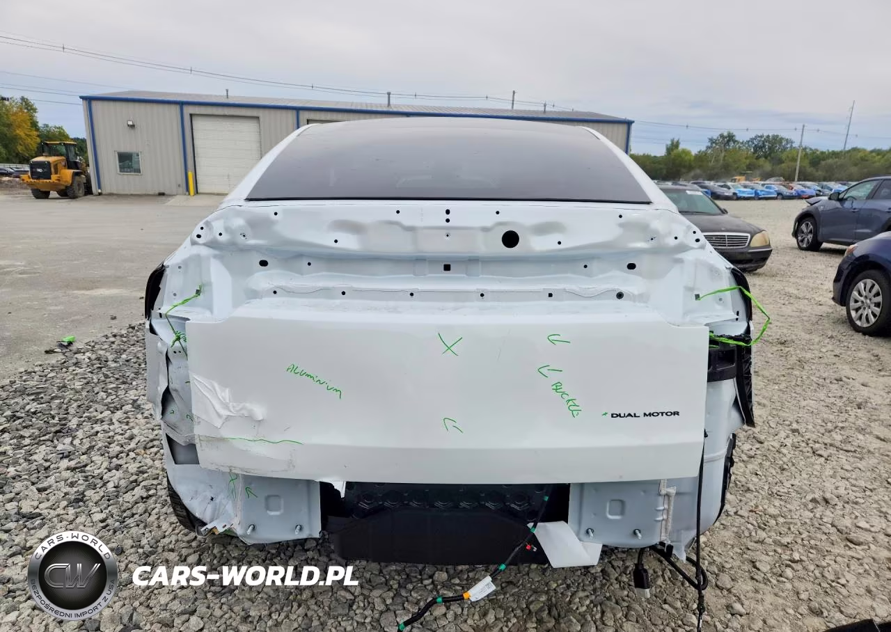 2026 Tesla Model Y VIN:7SAYGAEE8TF678304 - 6