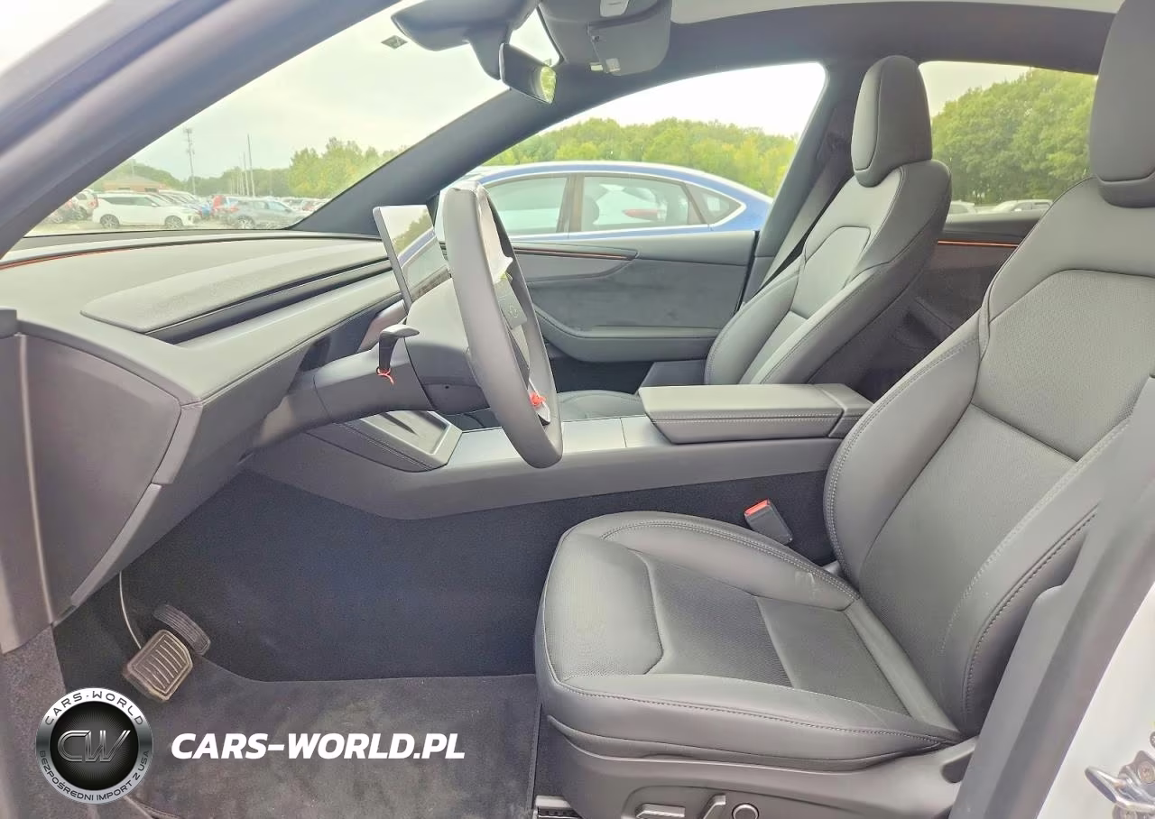 2026 Tesla Model Y VIN:7SAYGAEE8TF678304 - 7