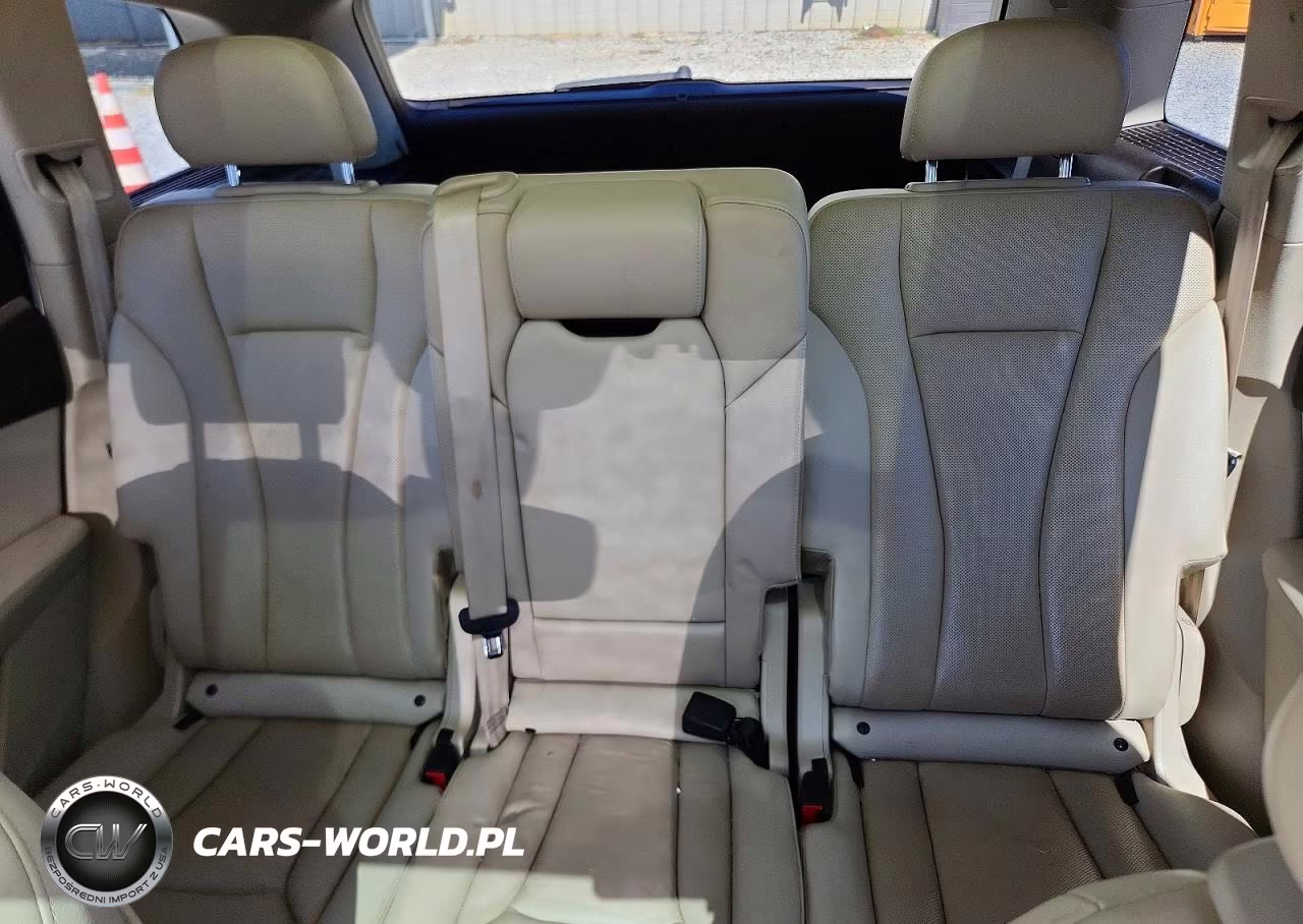 2017 Audi Q7 Prestige VIN:WA1VAAF76HD041857 - 10
